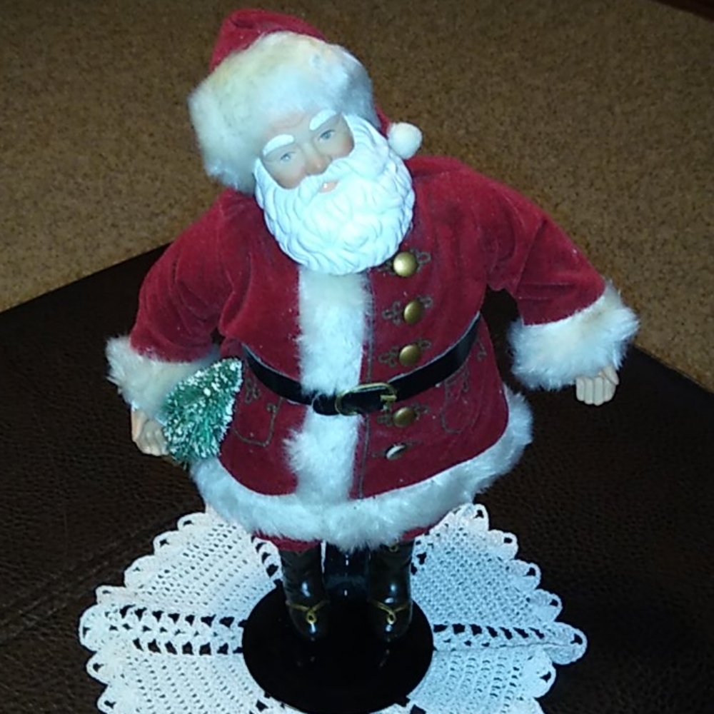 Avon Santa, Soft Body on a Stand, Porcelain Face and Hands, Perfect Condition